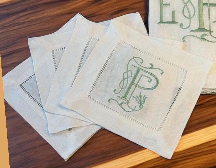 Linen hemstitched Cocktail Napkins Monogram Cocktail Napkin Embroidered Cocktail Napkin/Cocktail brodées Serviette en lin/Aperitivo coasters