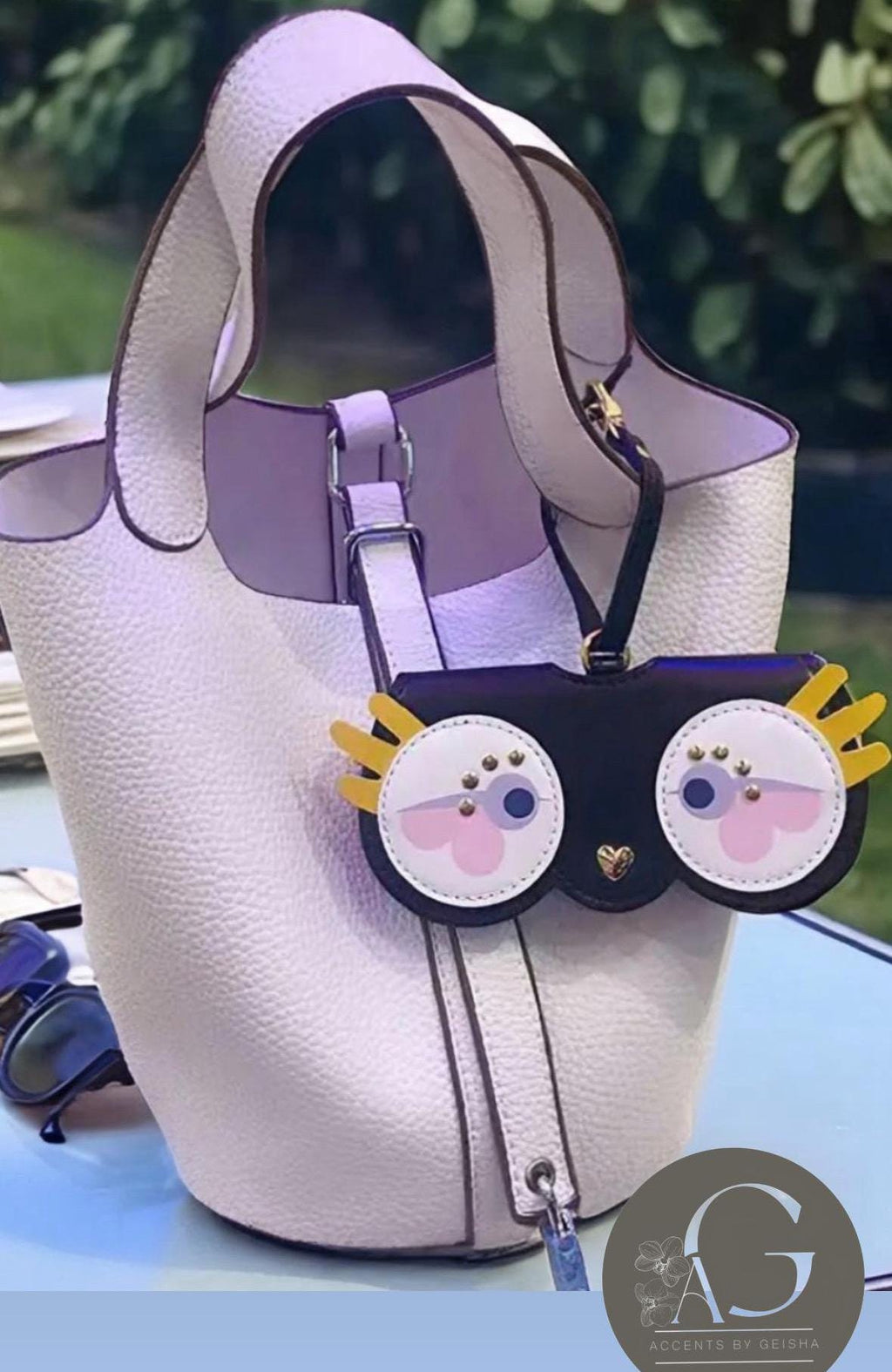 Eyeglasses eyewear stylishly portable soft pouch Eyeglass holder Case Bag charm purse pouch Étui à lunettes Pouche PUleather Sunglasses Case