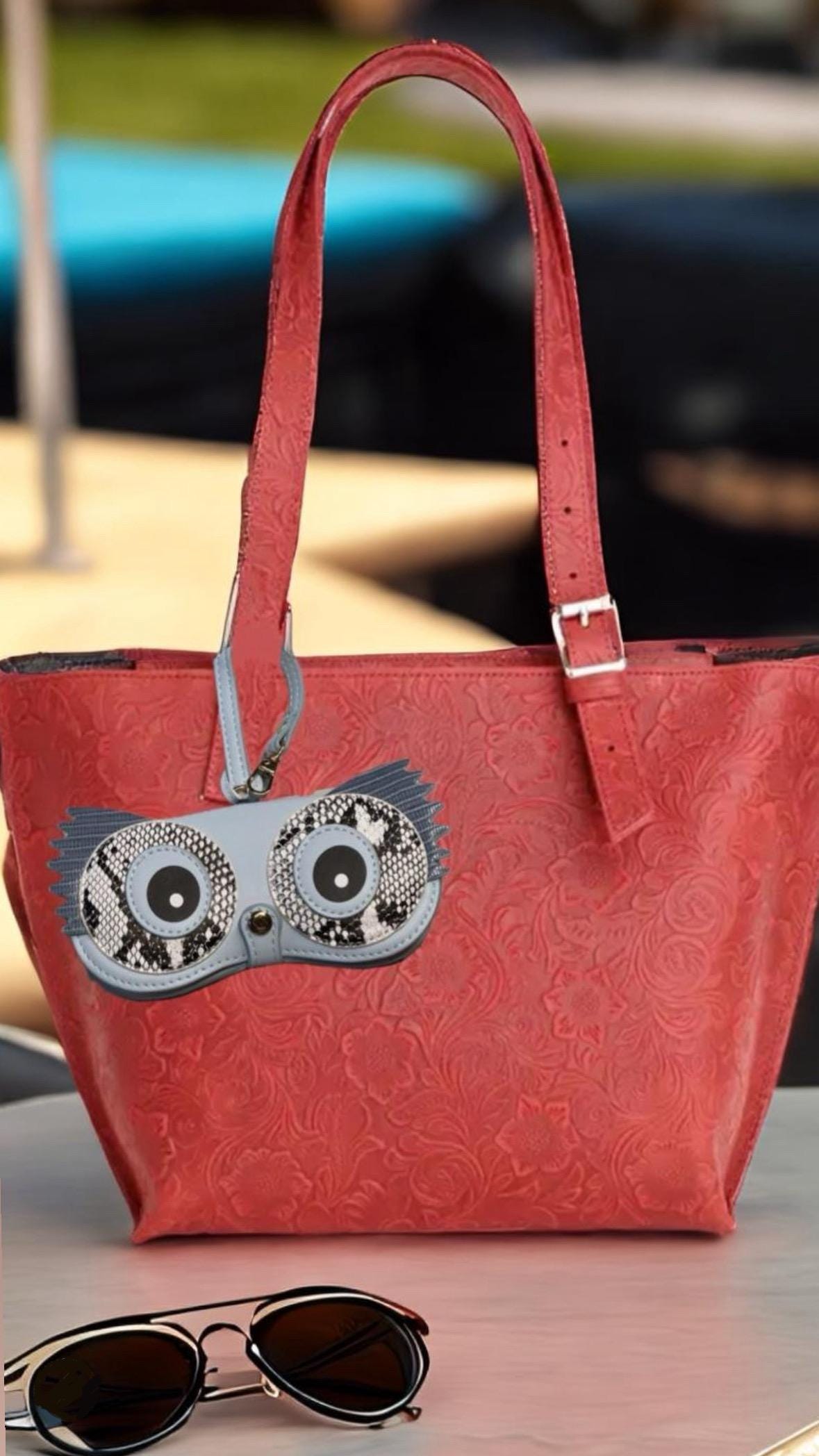 Eyeglasses eyewear stylishly portable soft pouch Eyeglass holder Case Bag charm purse pouch Étui à lunettes Pouche PUleather Sunglasses Case