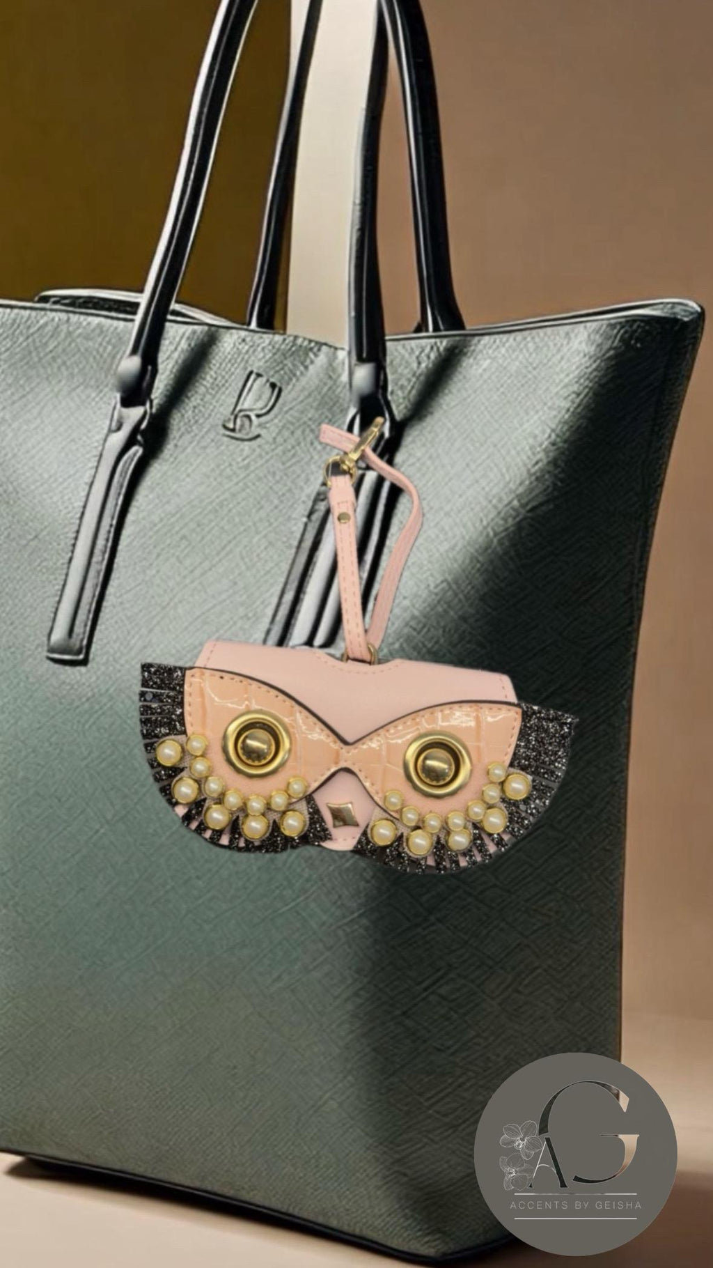 Eyeglasses eyewear stylishly portable soft pouch Eyeglass holder Case Bag charm purse pouch Étui à lunettes Pouche PUleather Sunglasses Case