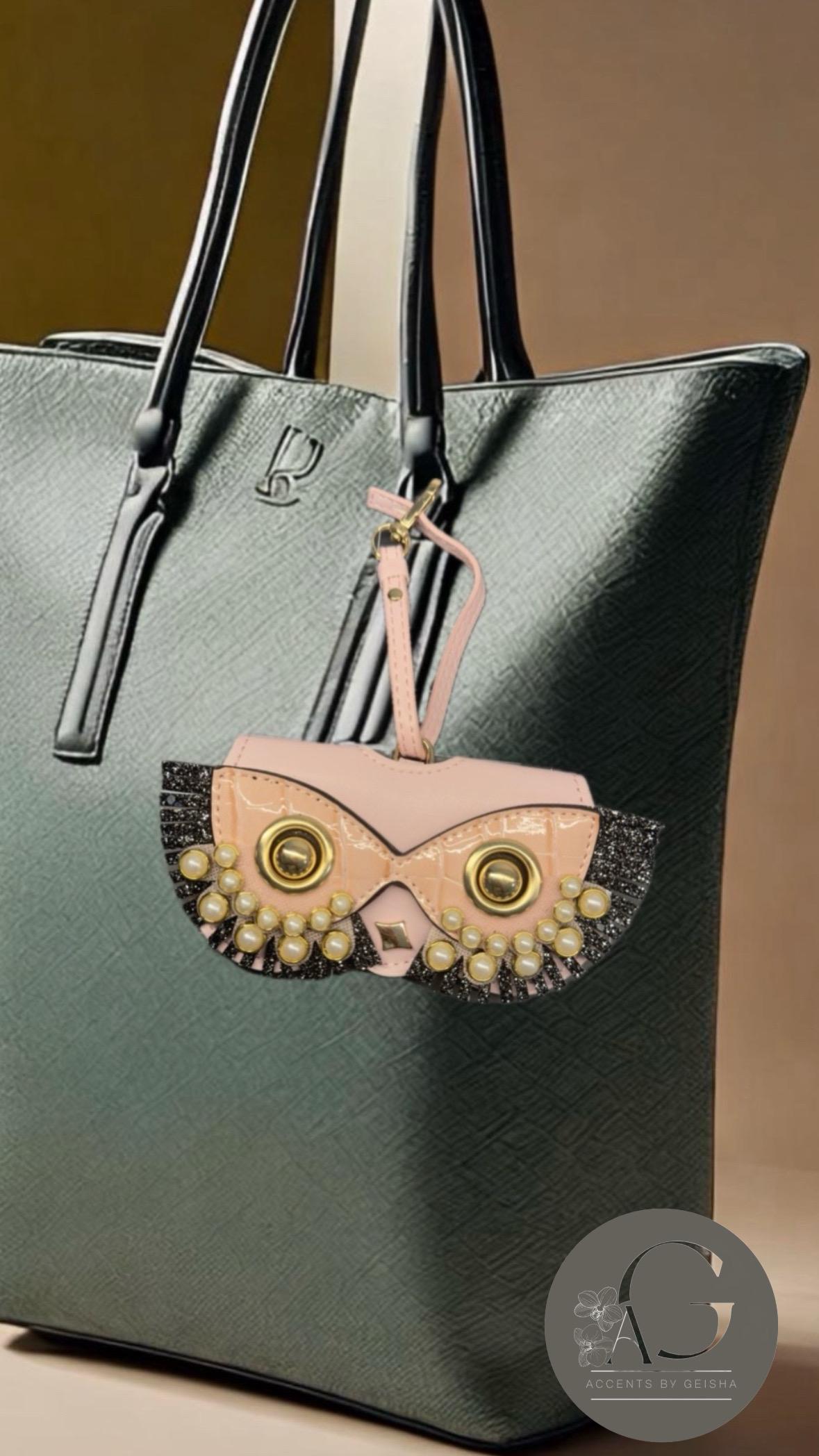 Eyeglasses eyewear stylishly portable soft pouch Eyeglass holder Case Bag charm purse pouch Étui à lunettes Pouche PUleather Sunglasses Case