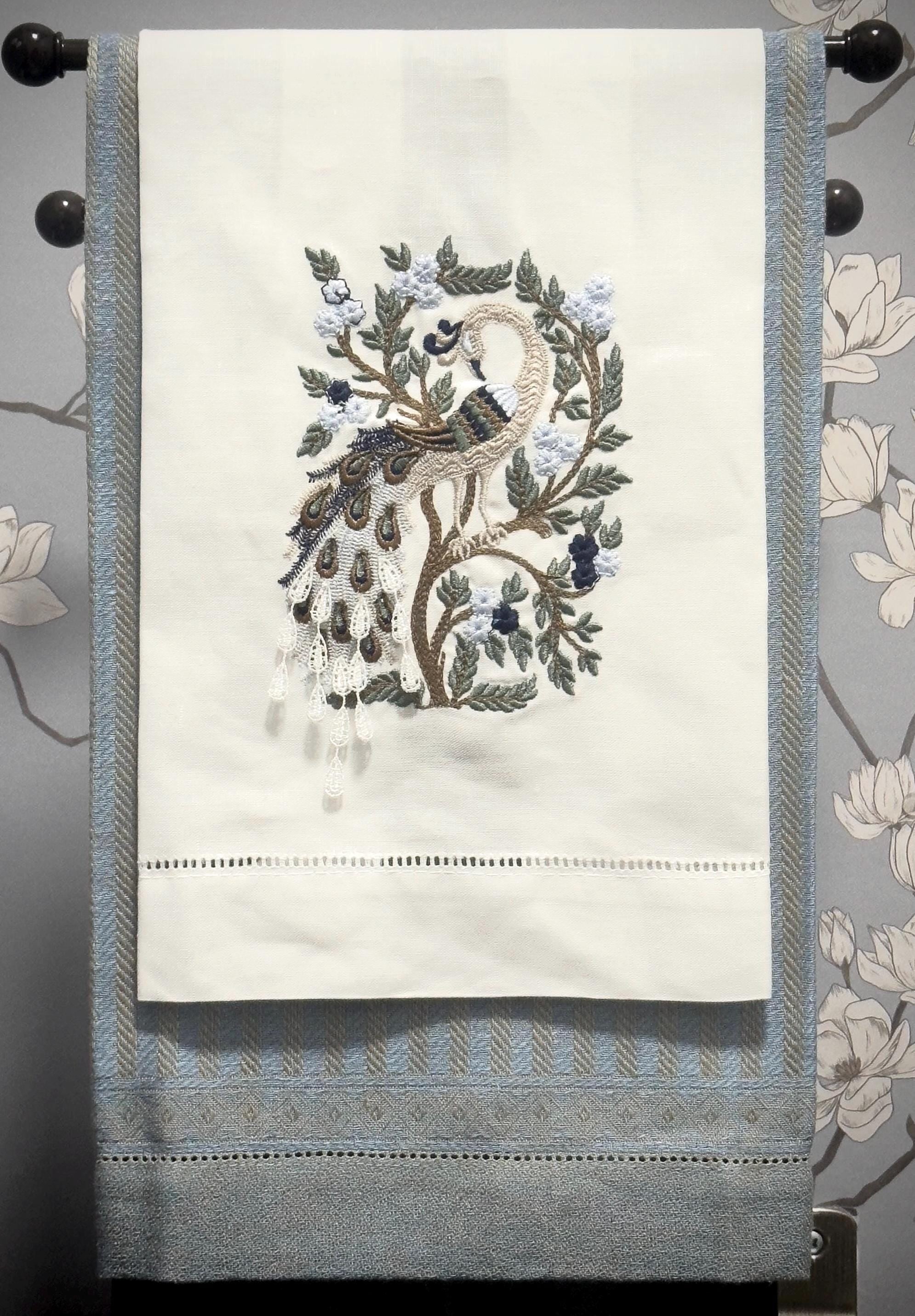 Peacock embroidered hand Towel Linen tea towel Guest Fingertip towel Serviettes de toilette brodée Bain lins