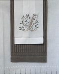 Embroidered linen Towel Personalized tea Towel Monogramed Personalized Tea Towel Serviettes de Toilette brodée personnalisées monogramme