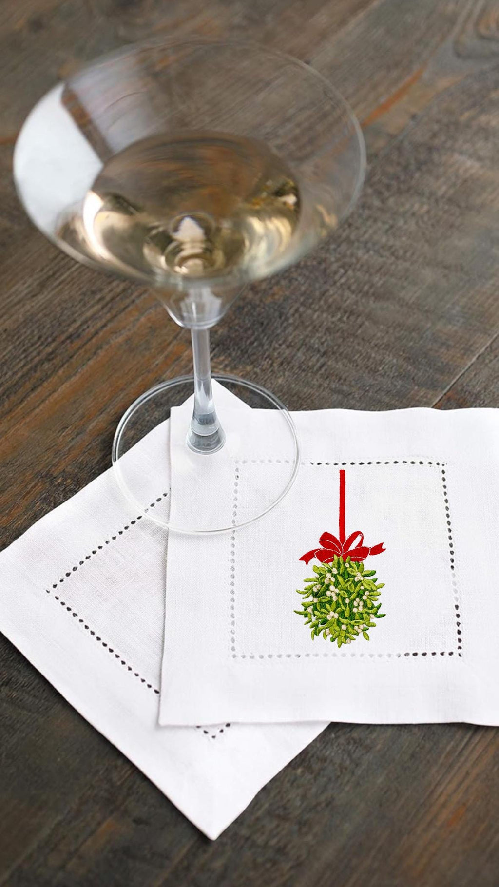 Christmas embroidered cocktail Napkins Linen hemstitched Monogram mistletoe holiday cocktail Napkins brodées Aperitivo hostess gift coasters