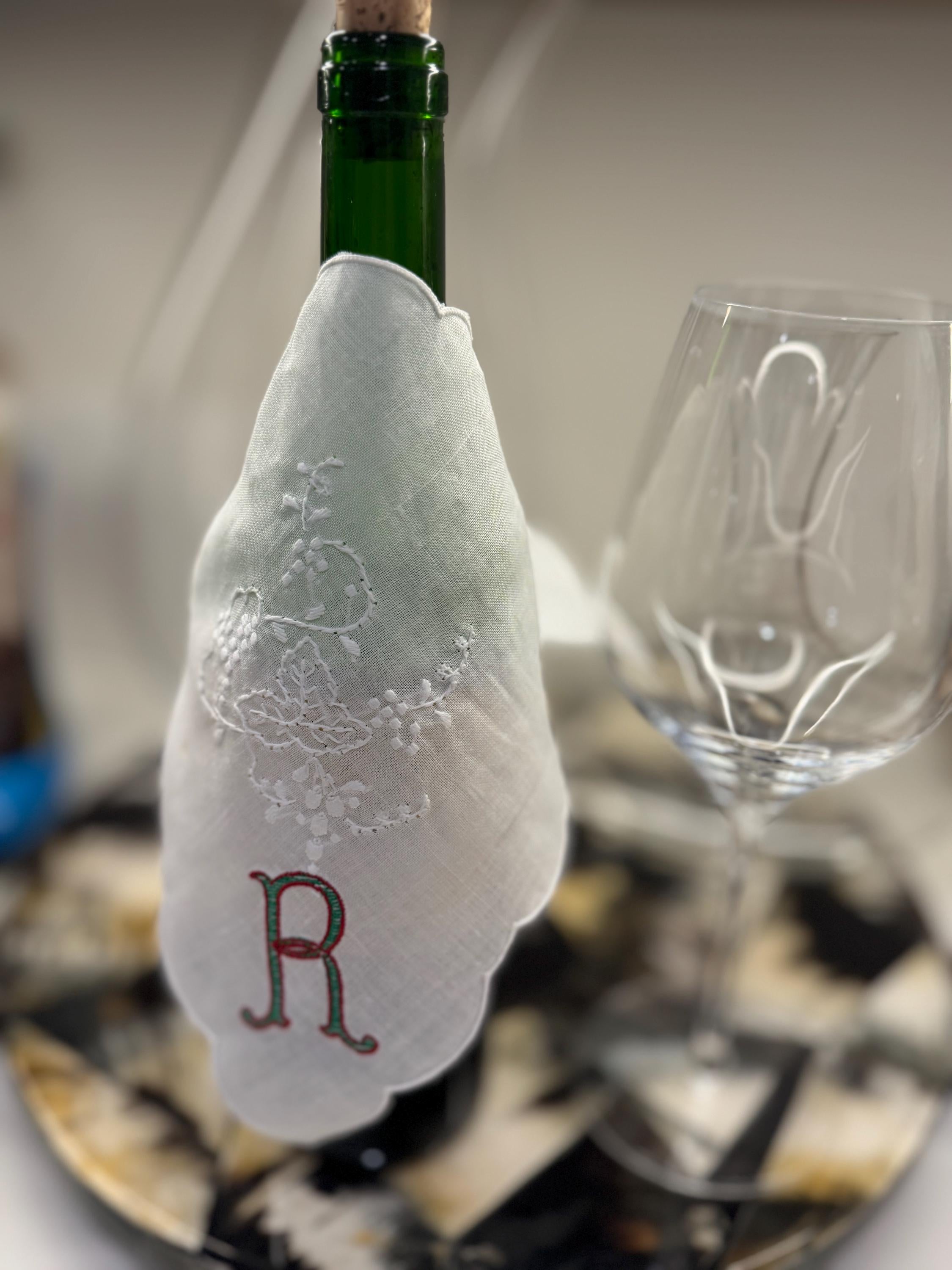 Personalized Wine Bottle Bib Embroidered champagne bottle wrap linen Bib Custom Monogram Wine Bib Handmade Wine lovers Gift Linen Wine Scarf