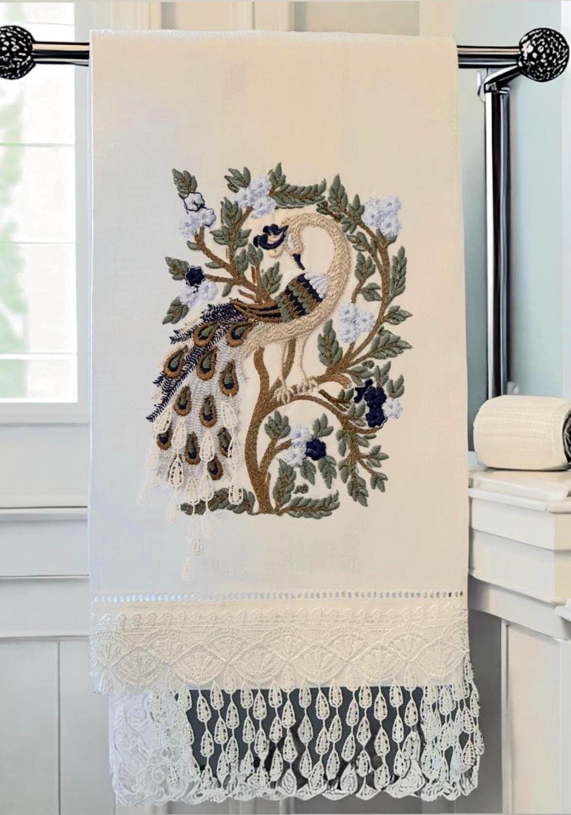 Peacock embroidered hand Towel Linen tea towel Guest Fingertip towel Serviettes de toilette brodée Bain lins