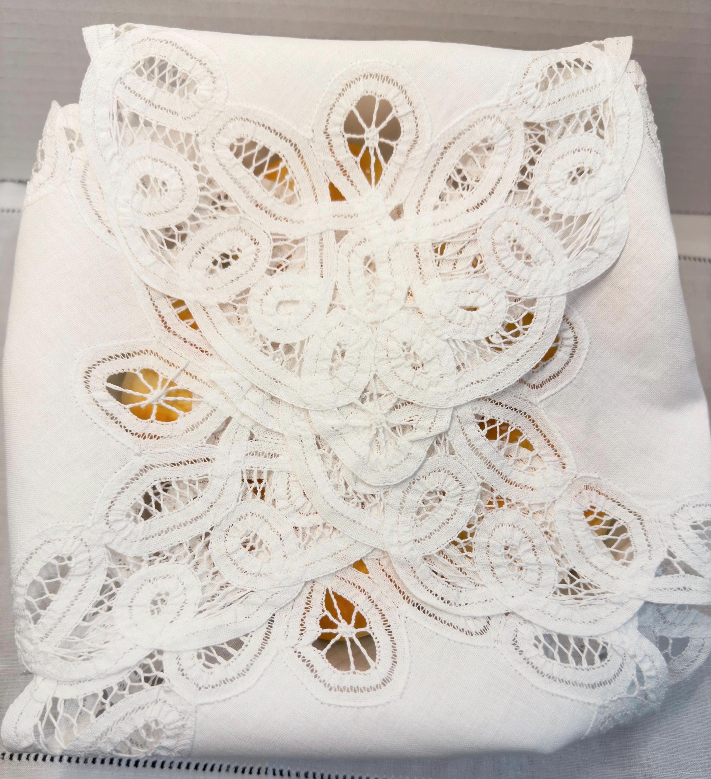Linen Bread Basket Cover Battenburg Brussels Lace Bun Warmer