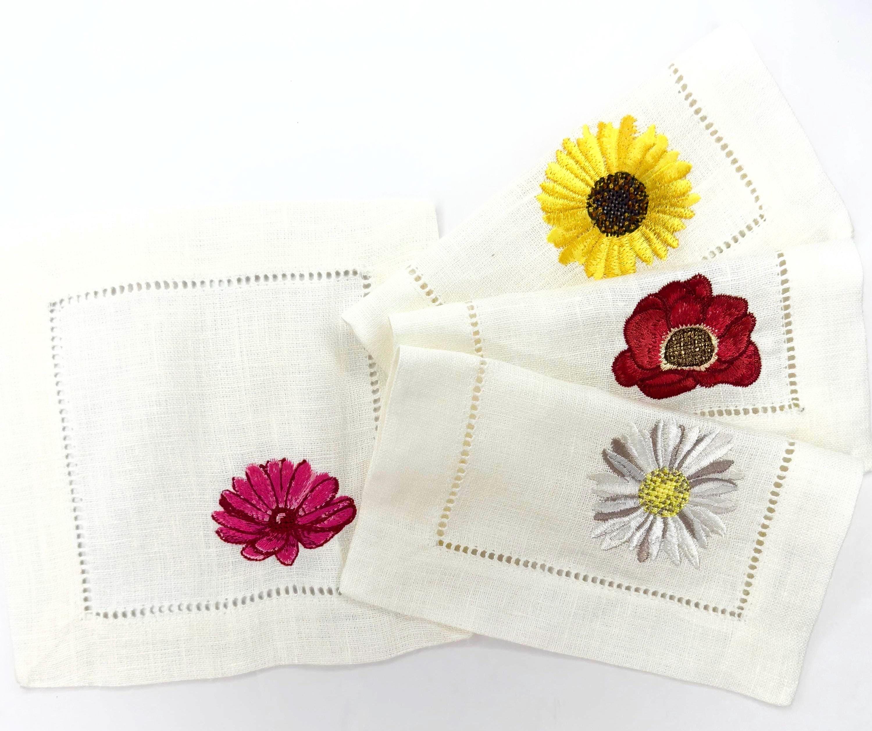 Monogrammed linen Cocktail Napkins Coasters housewarming Embroidered flowers host gift brodées Serviette en lin Aperitivo coasters