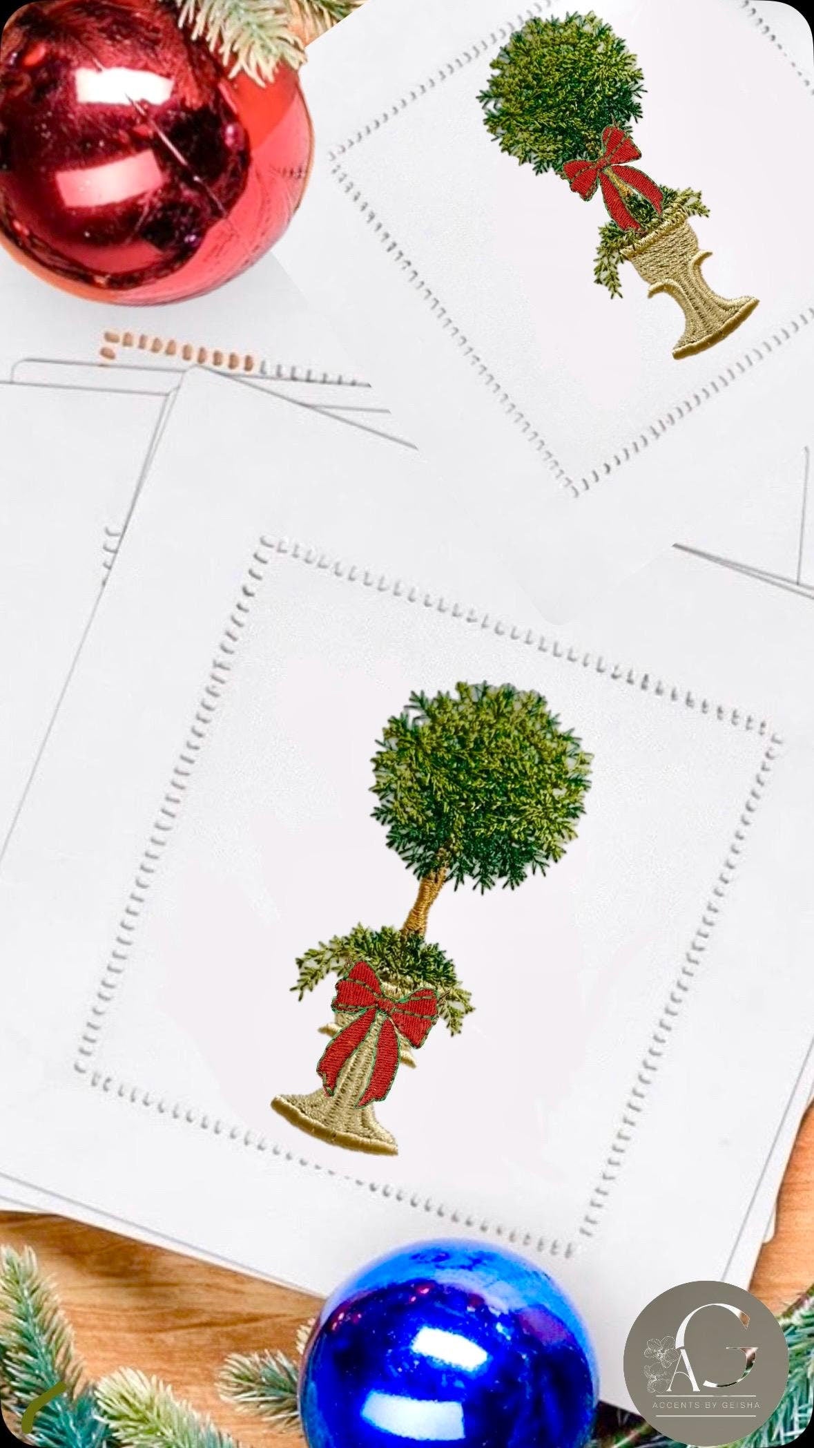 Christmas embroidered cocktail Napkins Linen hemstitched Monogram mistletoe holiday cocktail Napkins brodées Aperitivo hostess gift coasters