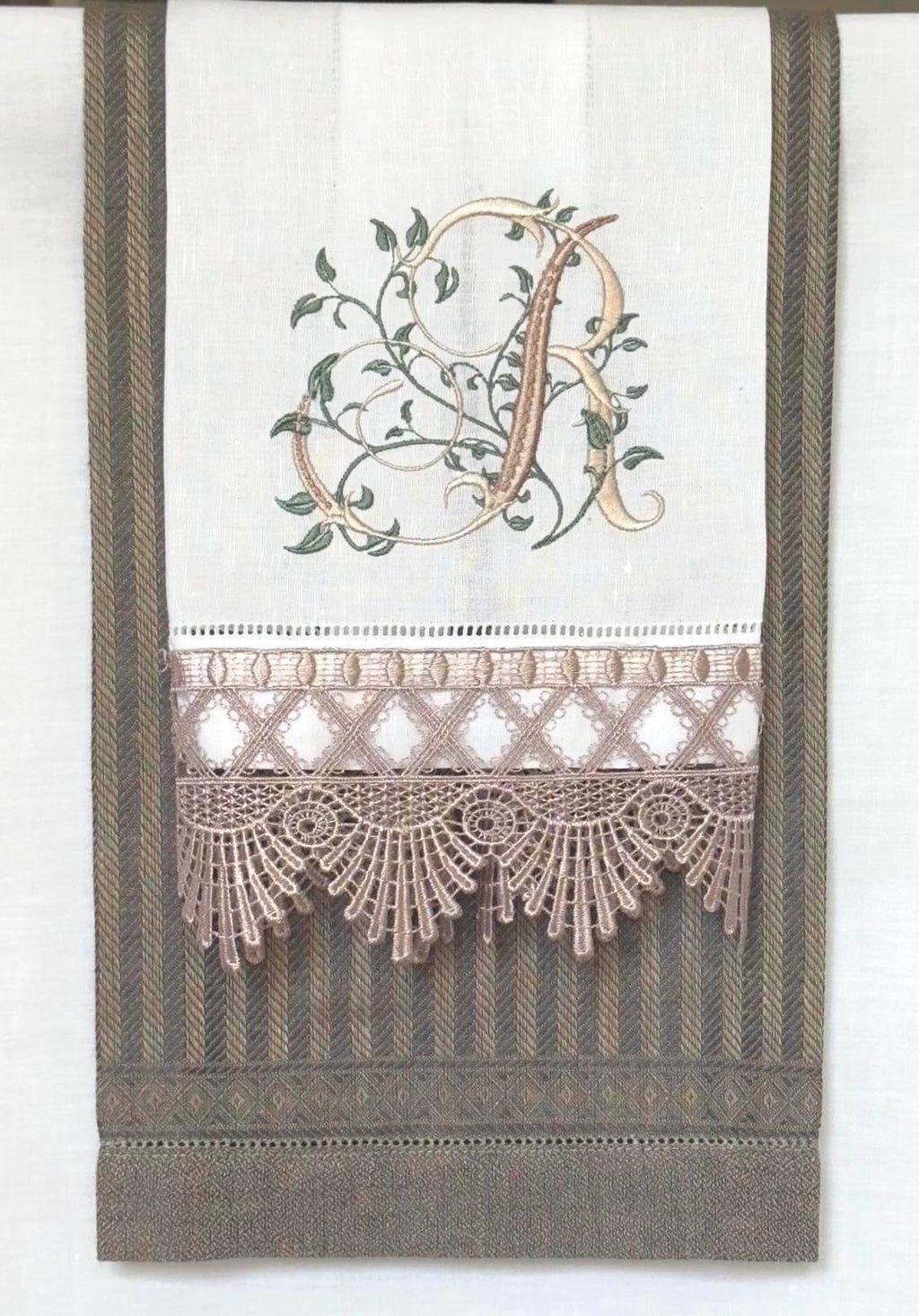 Embroidered linen Towel Personalized tea Towel Monogramed Personalized Tea Towel Serviettes de Toilette brodée personnalisées monogramme