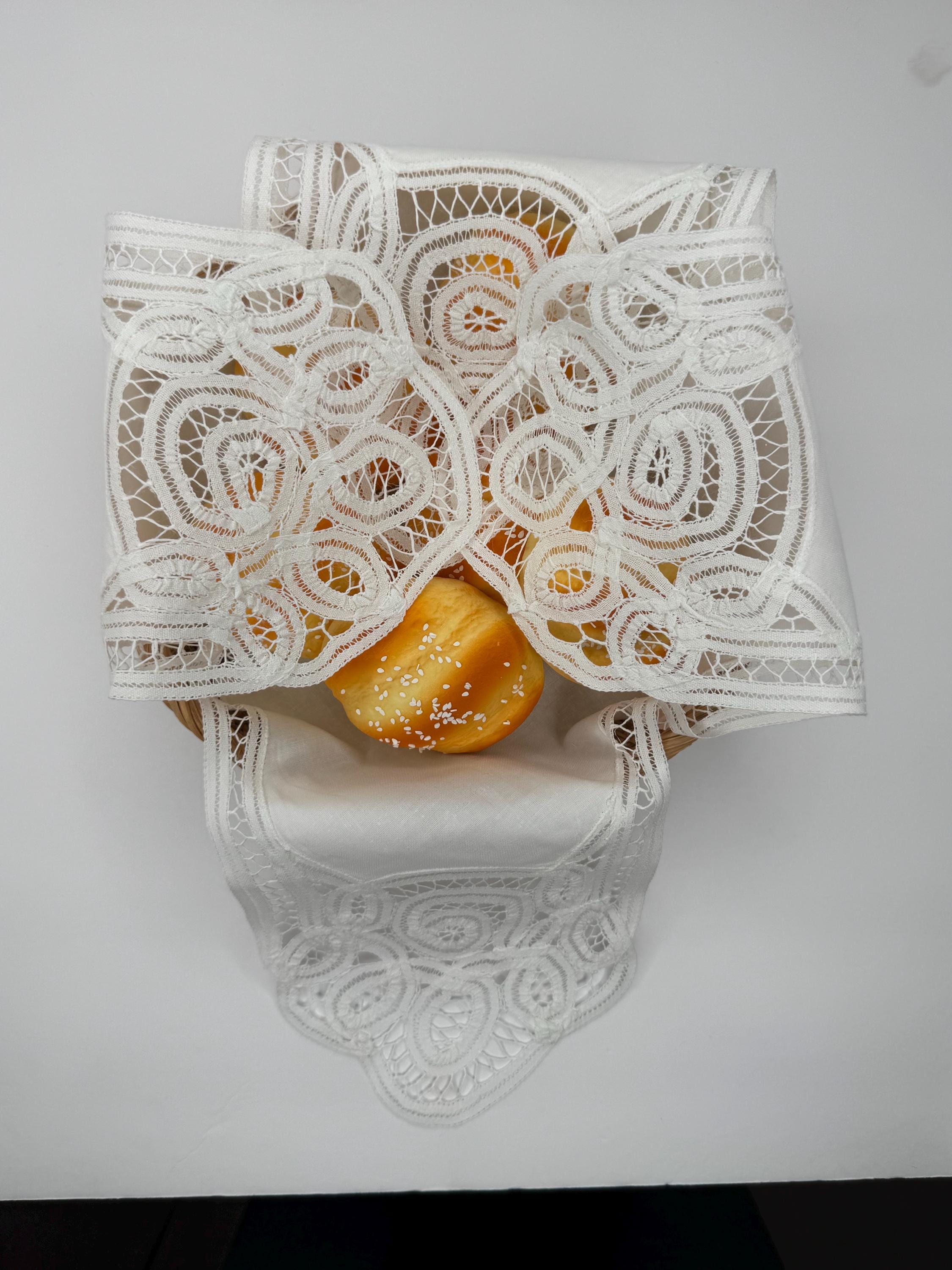 Linen Bread Basket Cover Battenburg Brussels Lace Bun Warmer