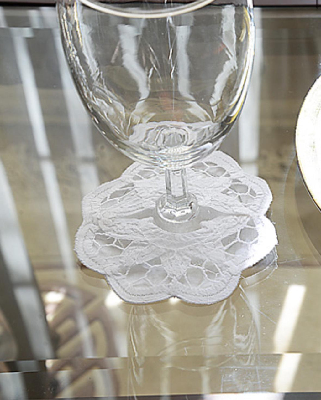 Battenberg Belgian Lace Cocktail Coasters Elegant Wine Glass slip on stem slippers spats Cocktail brodées Serviette en lin Aperitivo