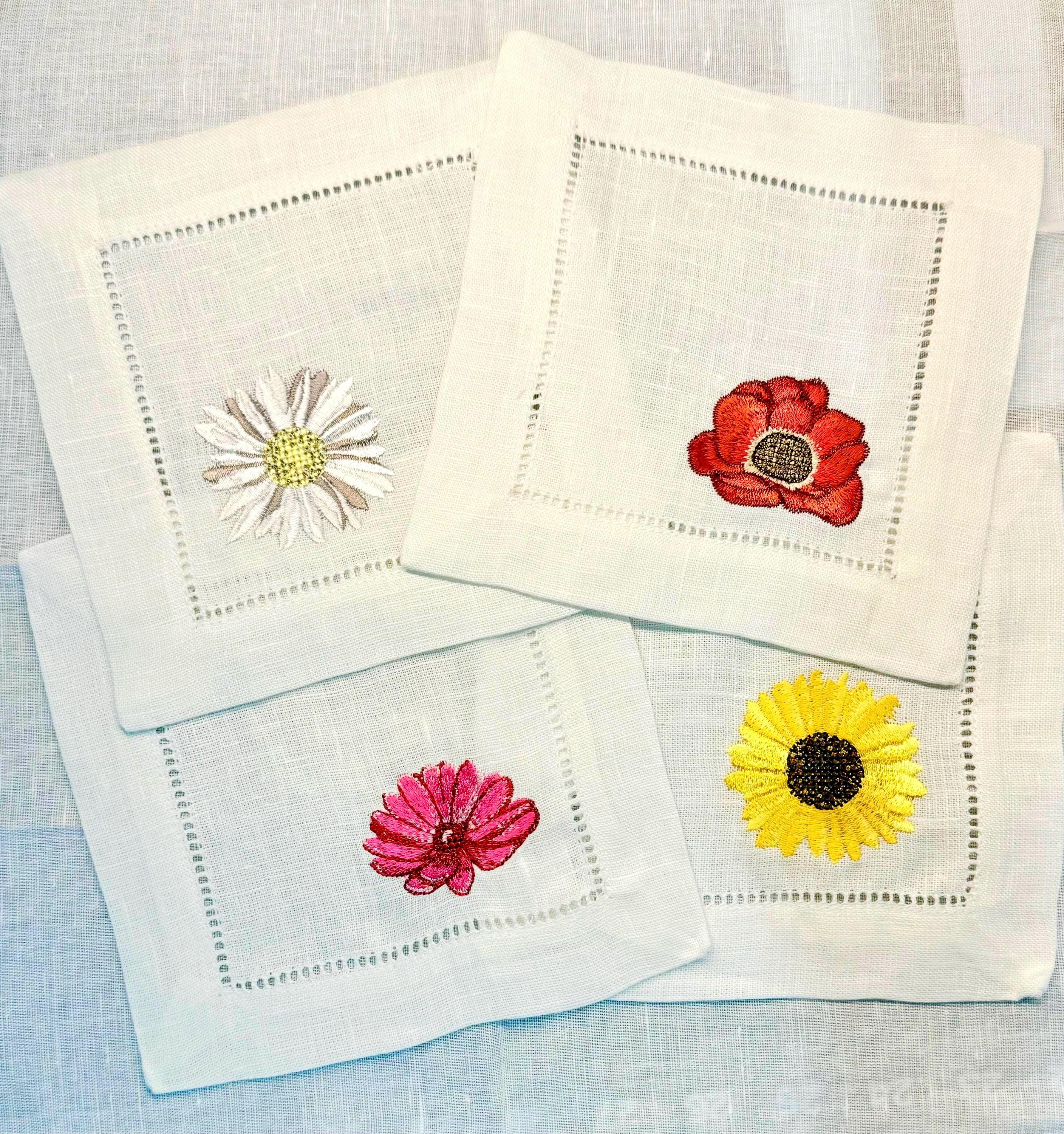 Monogrammed linen Cocktail Napkins Coasters housewarming Embroidered flowers host gift brodées Serviette en lin Aperitivo coasters