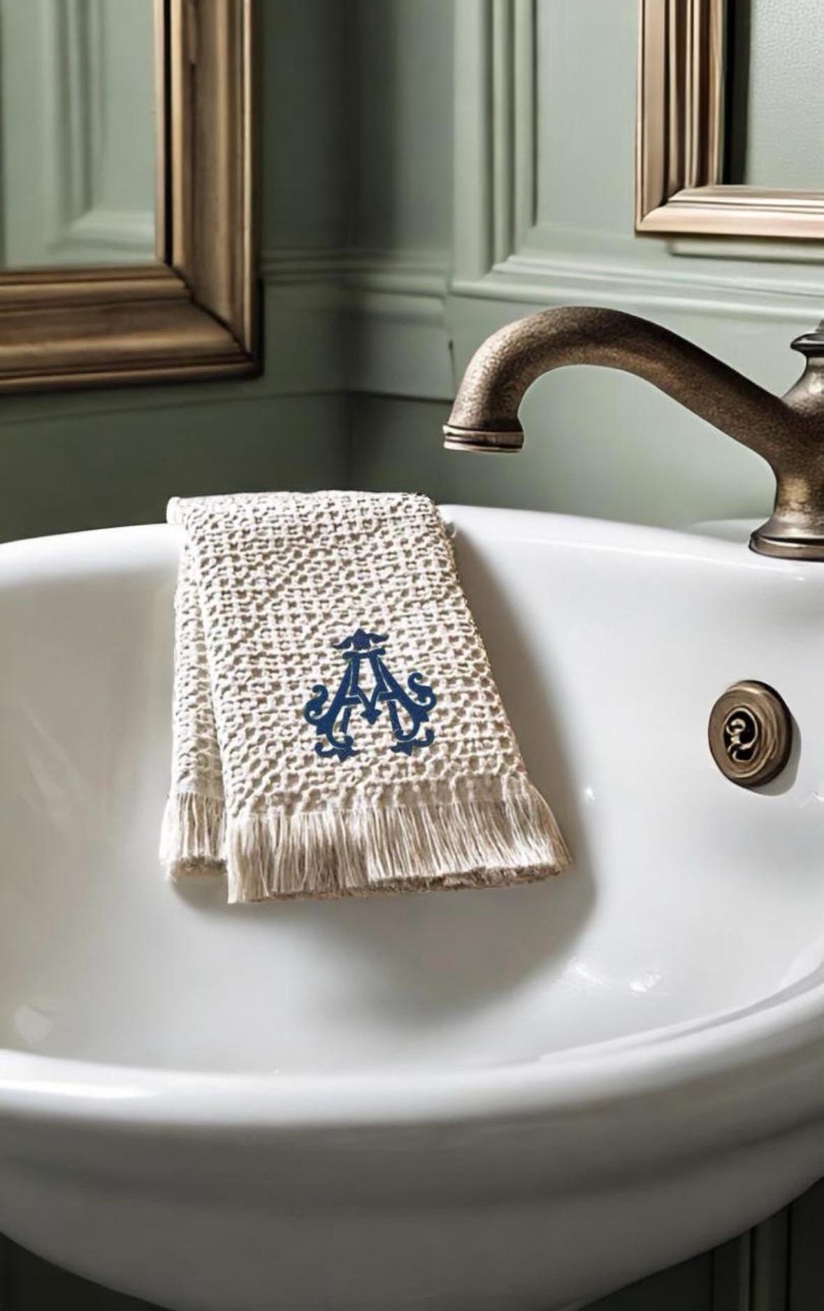Embroidered Personalized Waffle Weave linen Towel Personalized pique Towel Bathroom Towel Bathroom Decor Servierttes de toilette Brodée Bain