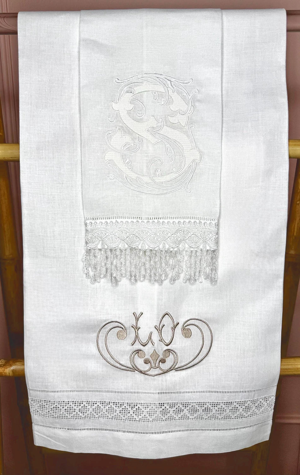 Embroidered monogram Towel personalized fingertip Towel Serviettes de Toilette brodée personnalisées monogramme