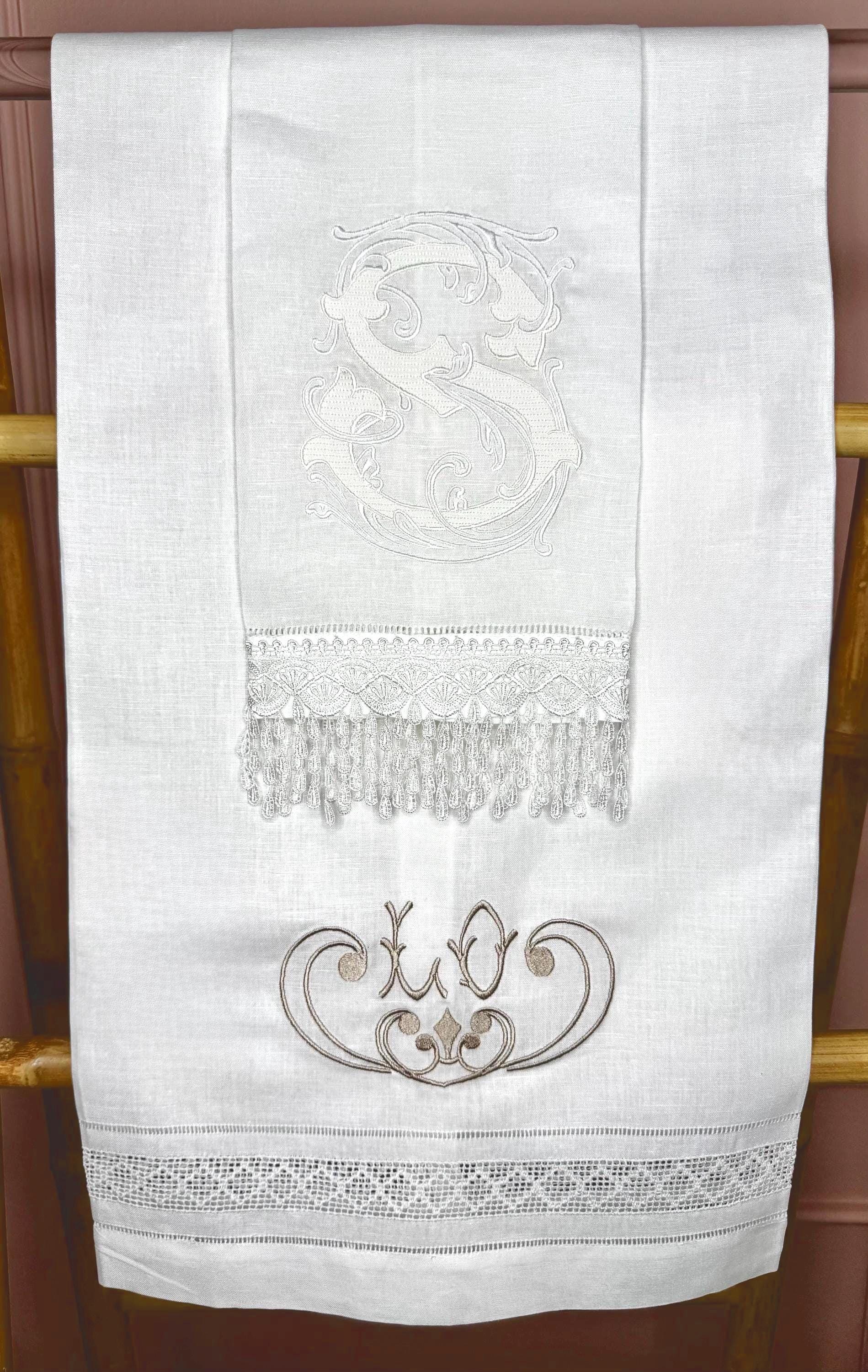 Embroidered monogram Towel personalized fingertip Towel Serviettes de Toilette brodée personnalisées monogramme