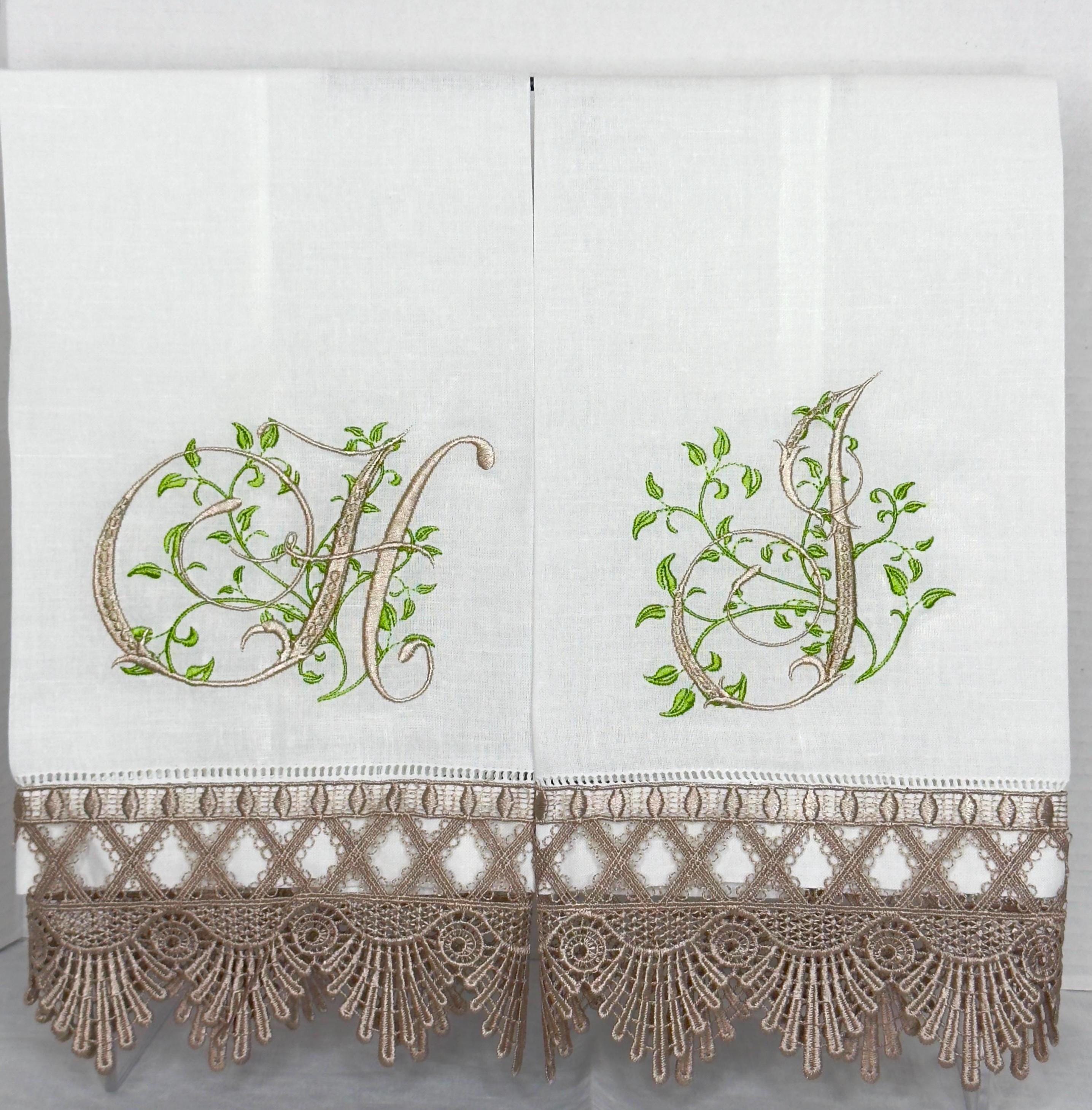 Embroidered linen Towel Personalized tea Towel Monogramed Personalized Tea Towel Serviettes de Toilette brodée personnalisées monogramme