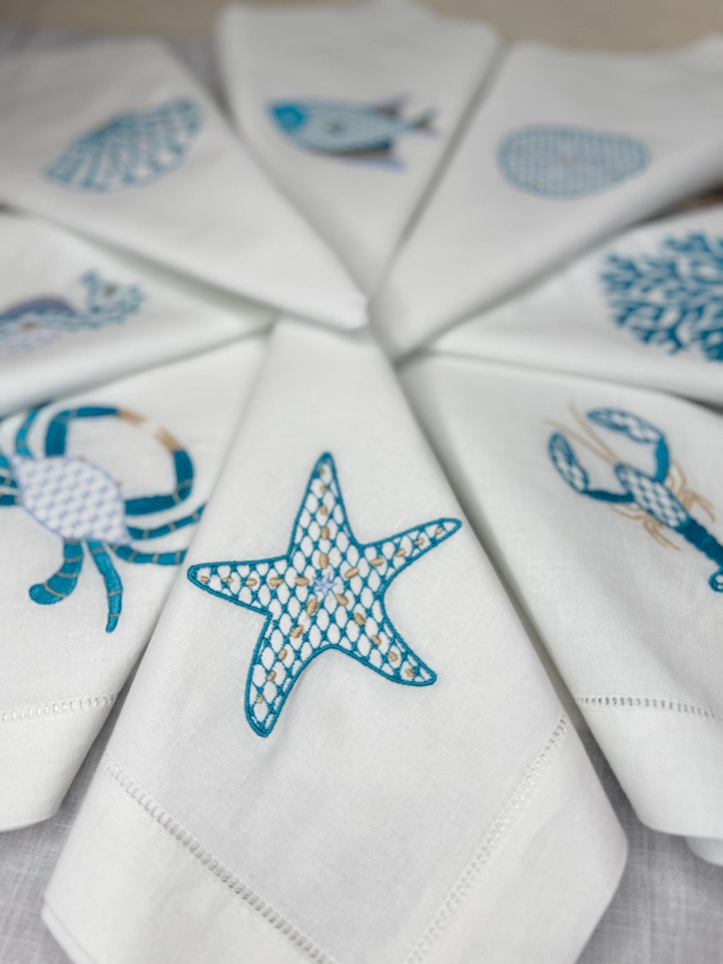 Nautical Embroidered Linen Napkins Coastal Dinner napkin Summer Seaside theme shells napkins Serviettes de vaisselle