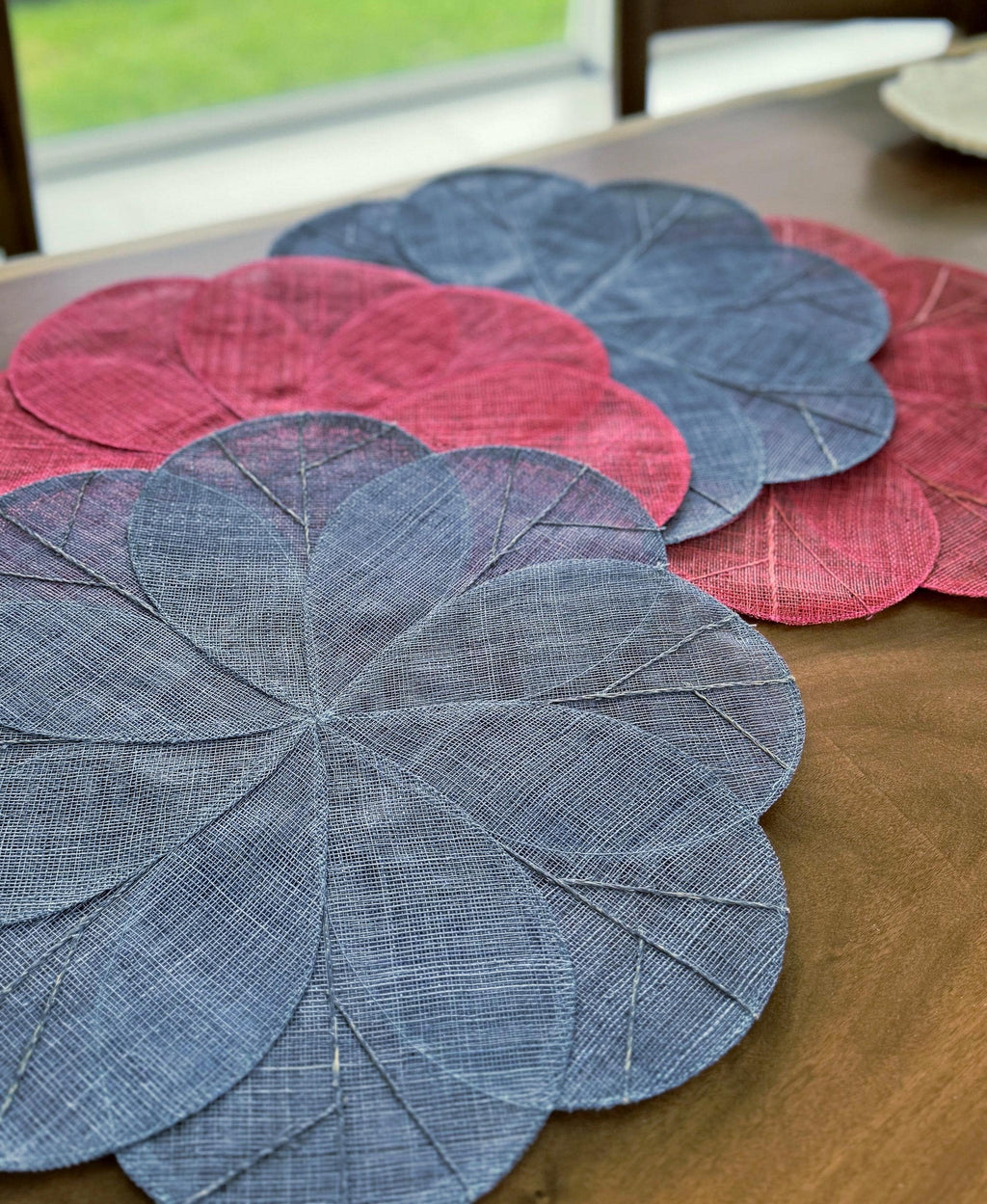 Placemats Natural Fibers round flower design woven fibers placemats