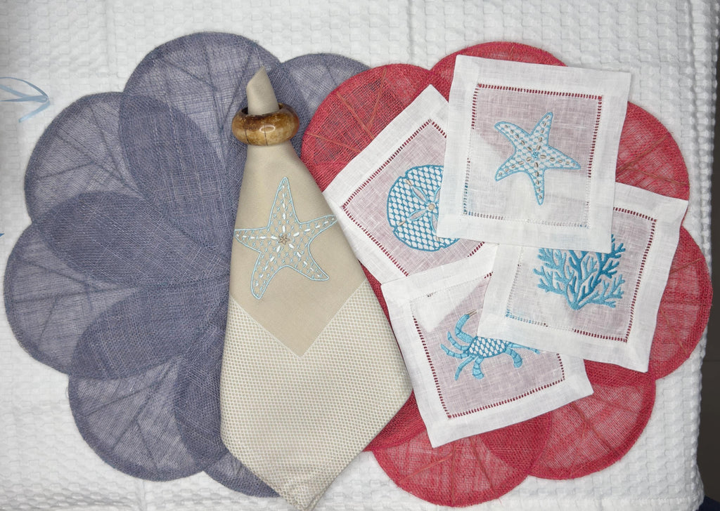 Placemats Natural Fibers round flower design woven fibers placemats