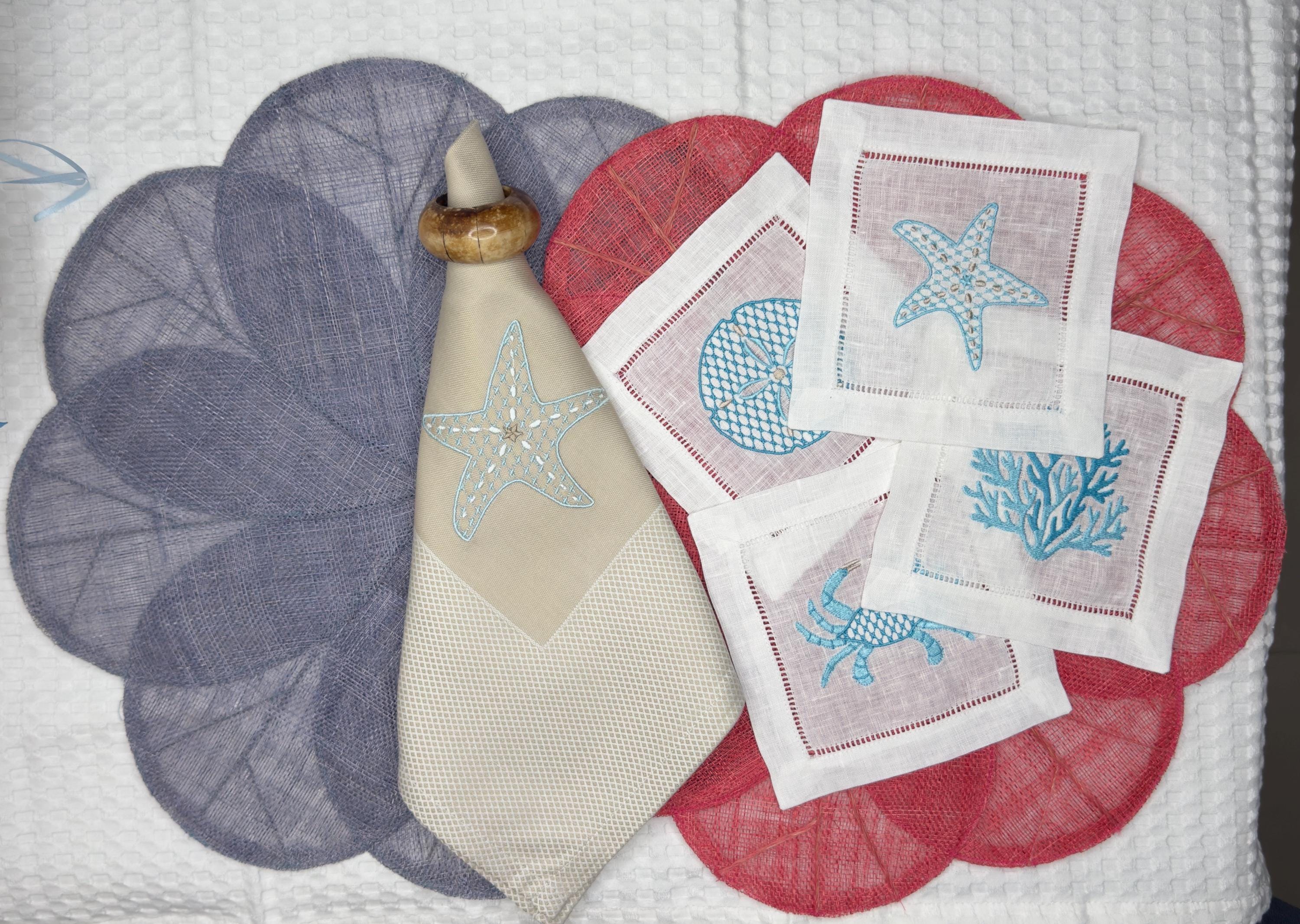 Placemats Natural Fibers round flower design woven fibers placemats