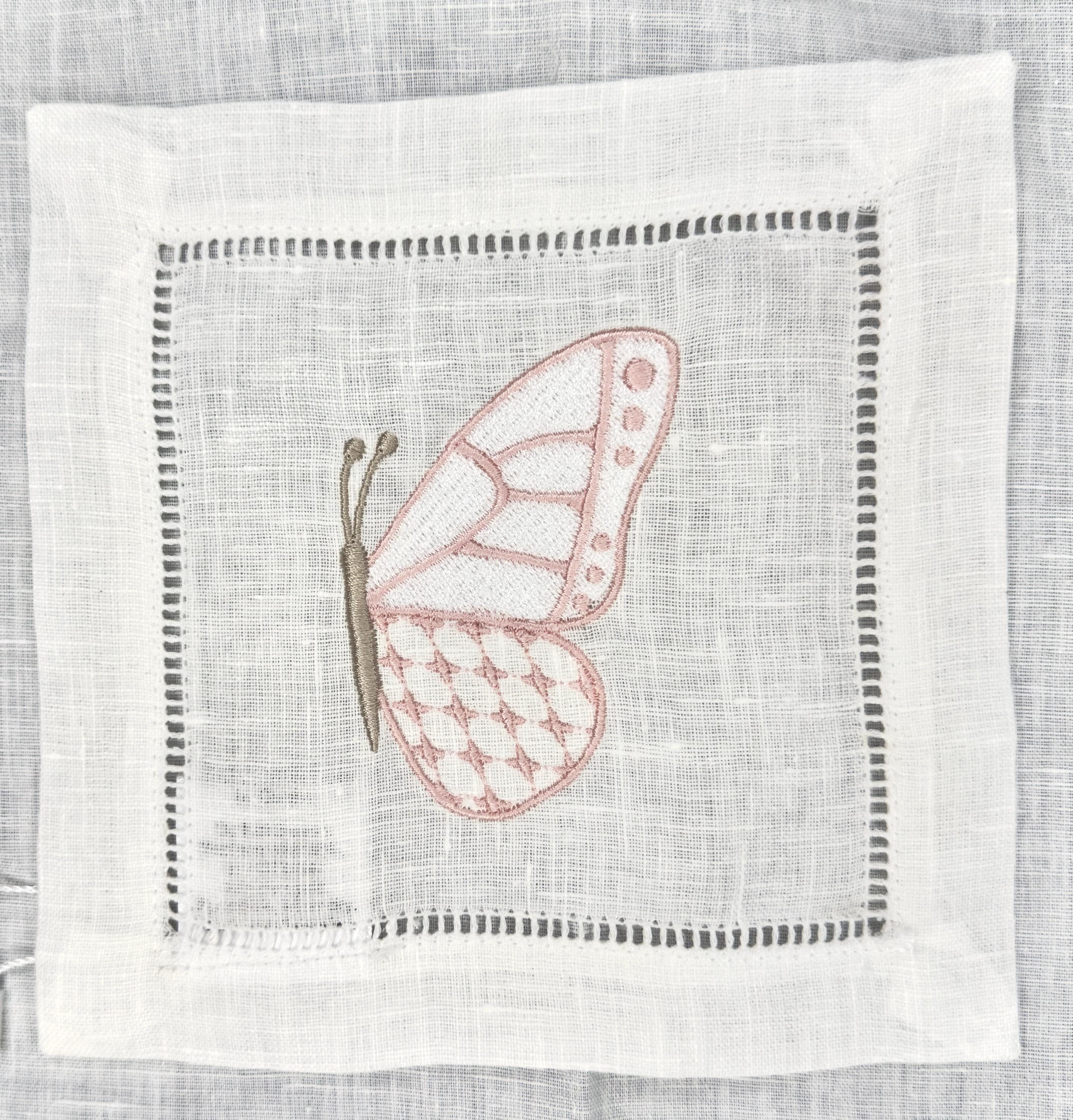 Linen hemstitched butterfly Embroidered Cocktail Napkin Monogram Cocktail Napkin  Napkin Cocktail brodées Serviette en lin Aperitivo coaster