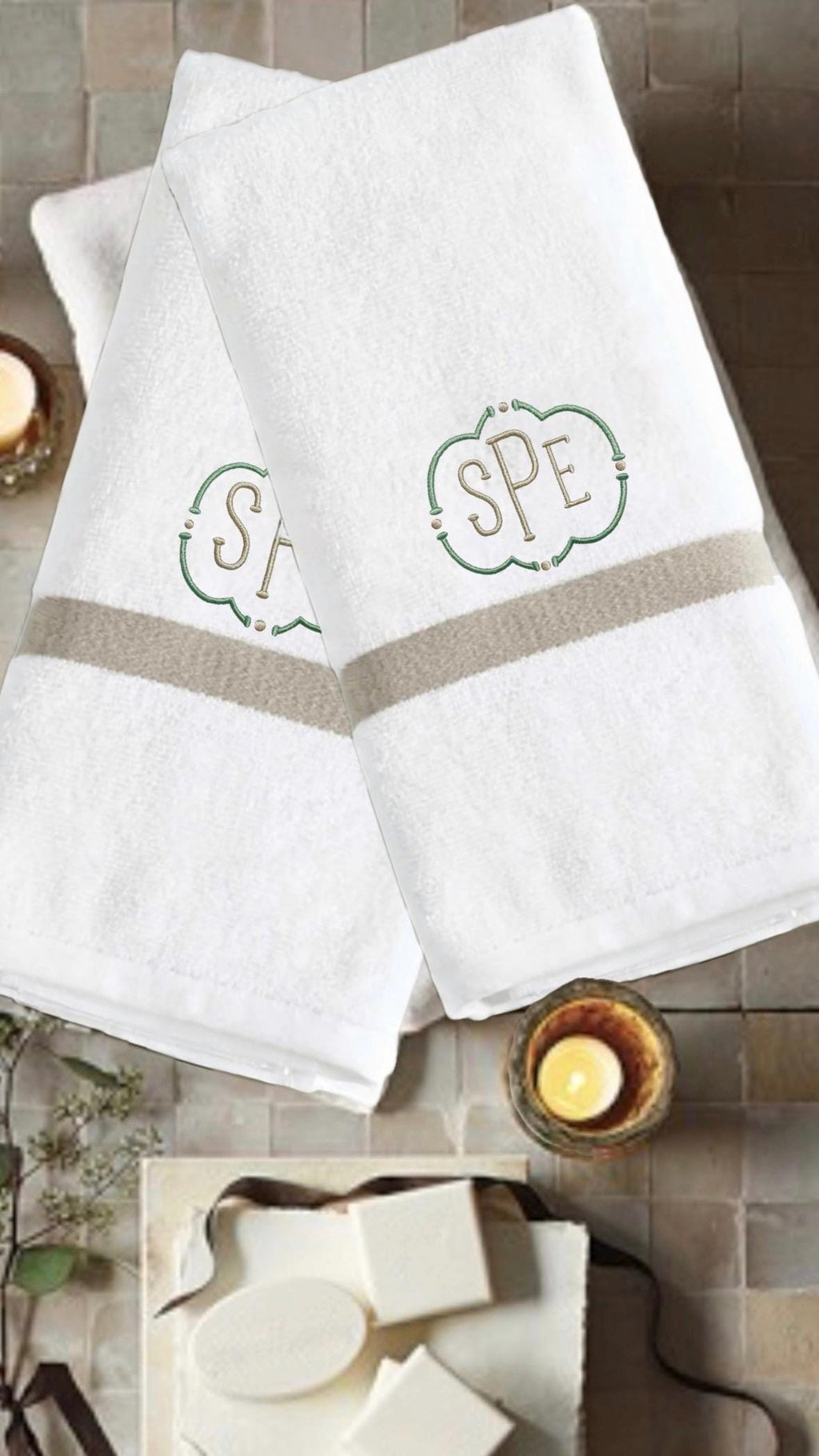Embroidered Personalized Terry Weave Hand Towel/Personalized Hand Towel/Bathroom Towel/ Bathroom Decor/Servierttes de toilette/Brodée/Bain