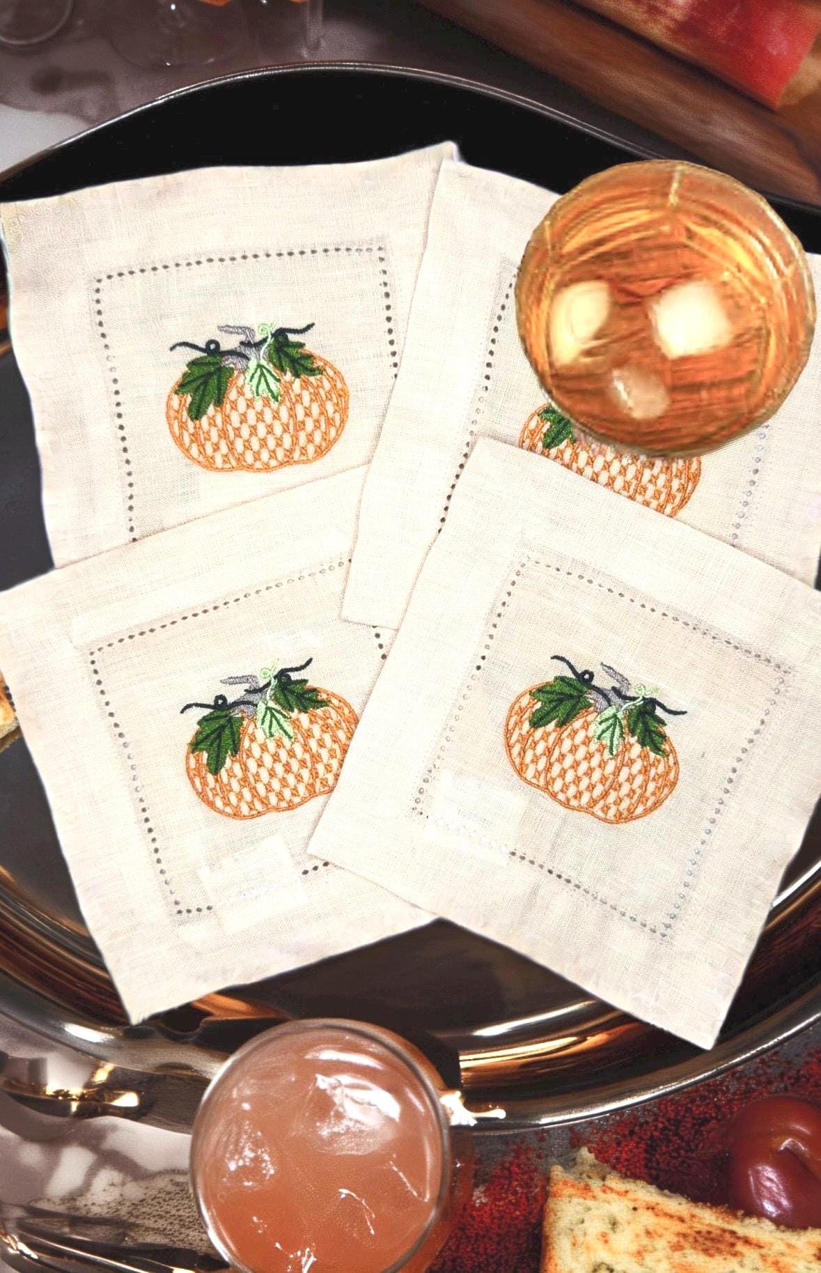 Fall Pumpkin embroidered Cocktail Napkins Hemstitched Monogramed Cocktail Napkin Cocktail brodées Serviette en lin/Aperitivo coasters
