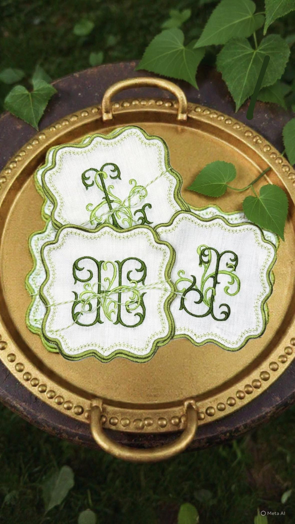 Monogrammed Scalloped Edge Cocktail Napkins Coasters housewarming Embroidered host gift brodées Serviette en lin Aperitivo coasters