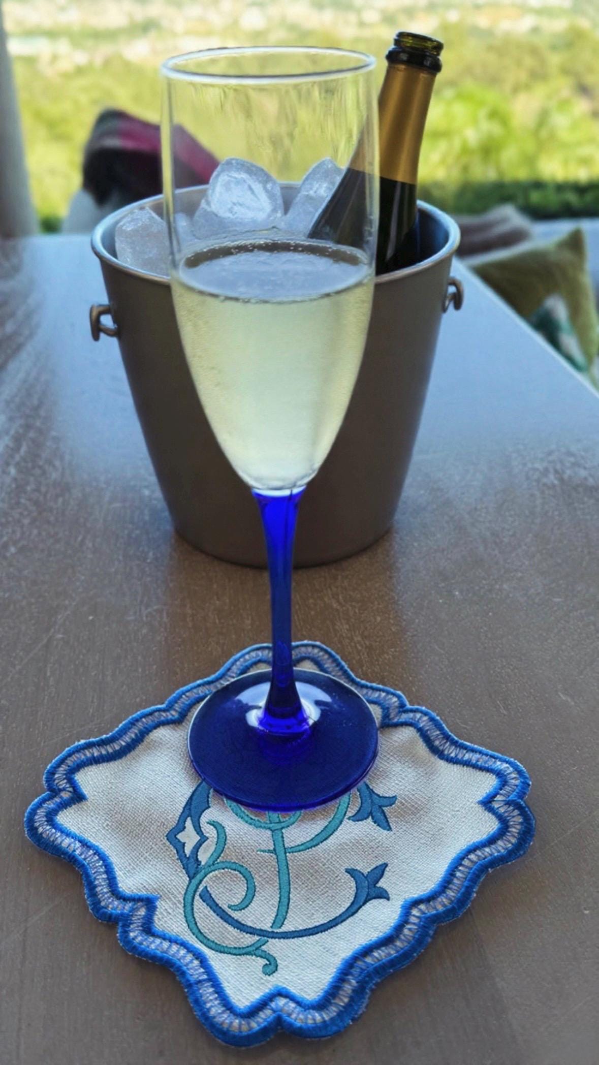 Monogrammed Scalloped Edge Cocktail Napkins Coasters housewarming Embroidered host gift brodées Serviette en lin Aperitivo coasters