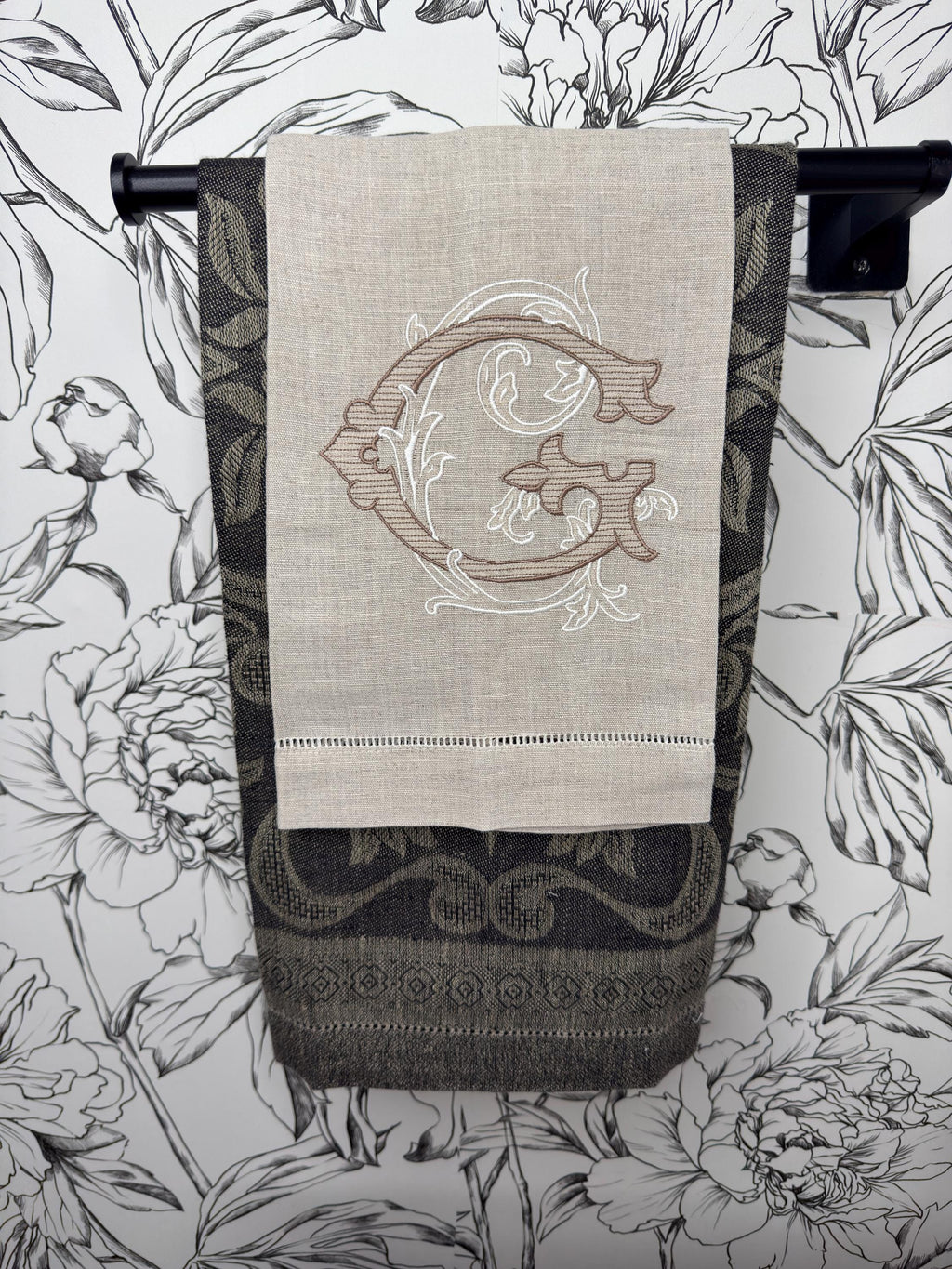 Embroidered monogram Towel personalized fingertip Towel Serviettes de Toilette brodée personnalisées monogramme