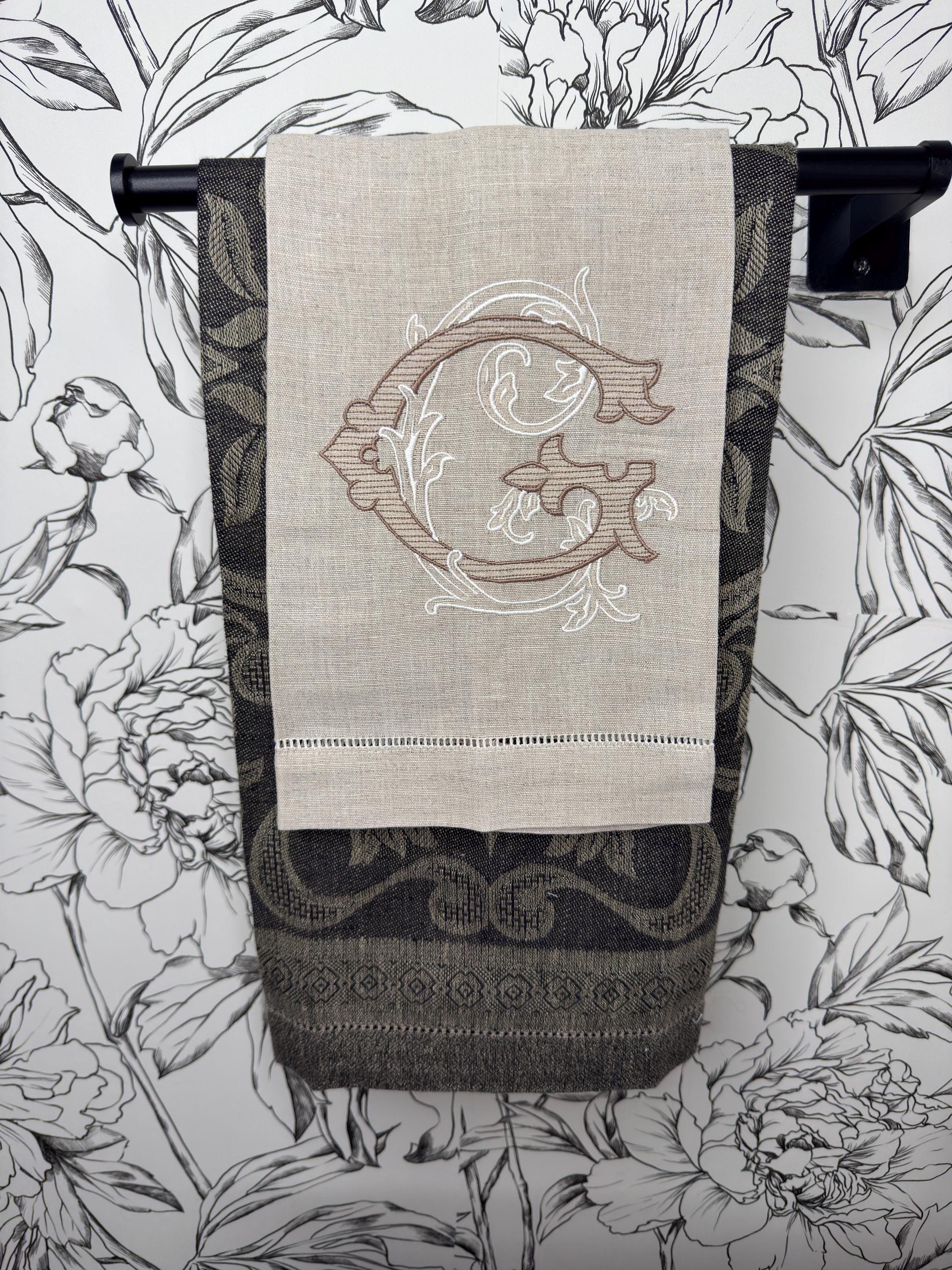 Embroidered monogram Towel personalized fingertip Towel Serviettes de Toilette brodée personnalisées monogramme