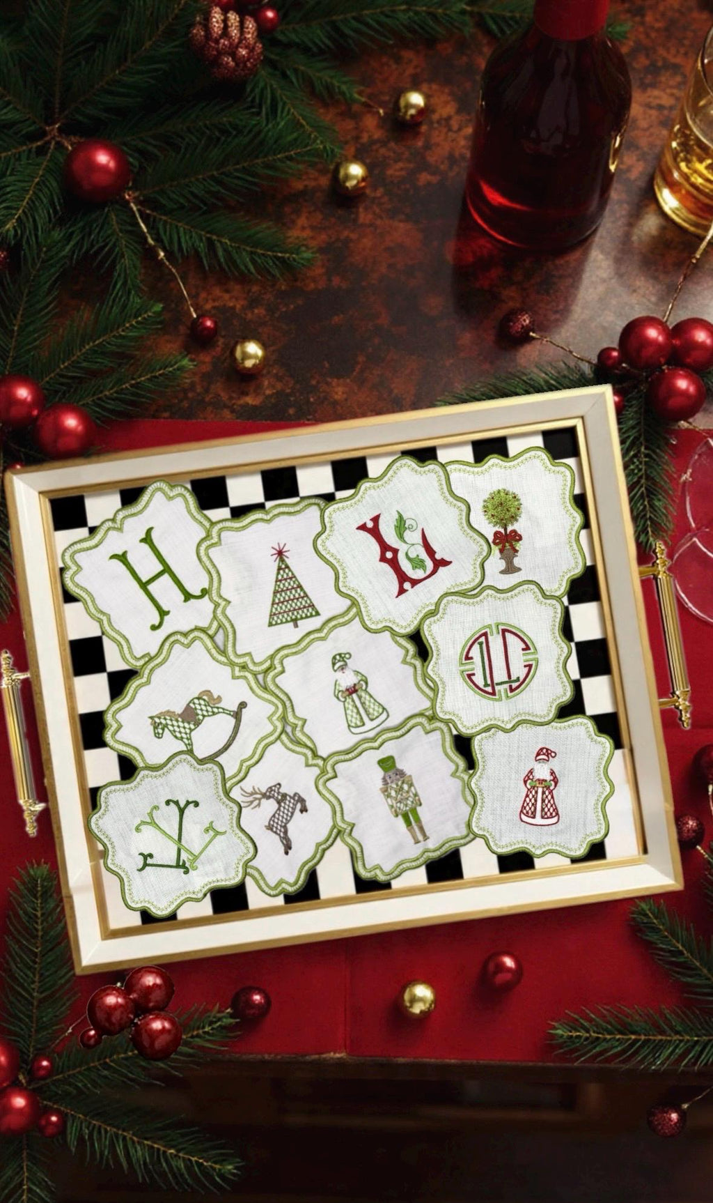 Monogrammed Scalloped Edge Cocktail Napkins Coasters housewarming Embroidered host gift brodées Serviette en lin Aperitivo coasters