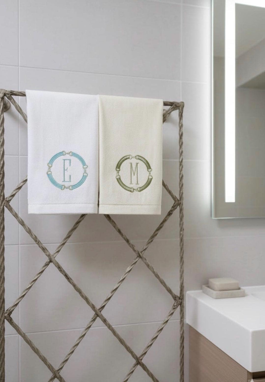 Linen Cocktail Napkins Horsebit Monogram Embroidered Equestrian horse snaffle bit linen hand towel brodées Serviette en lin/Aperitivo