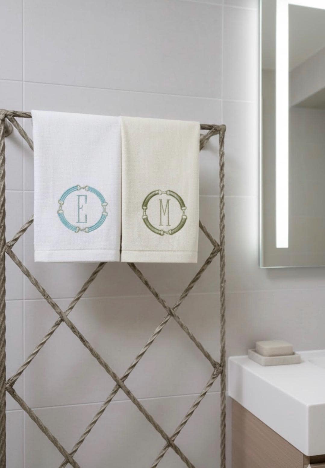 Linen Cocktail Napkins Horsebit Monogram Embroidered Equestrian horse snaffle bit linen hand towel brodées Serviette en lin/Aperitivo
