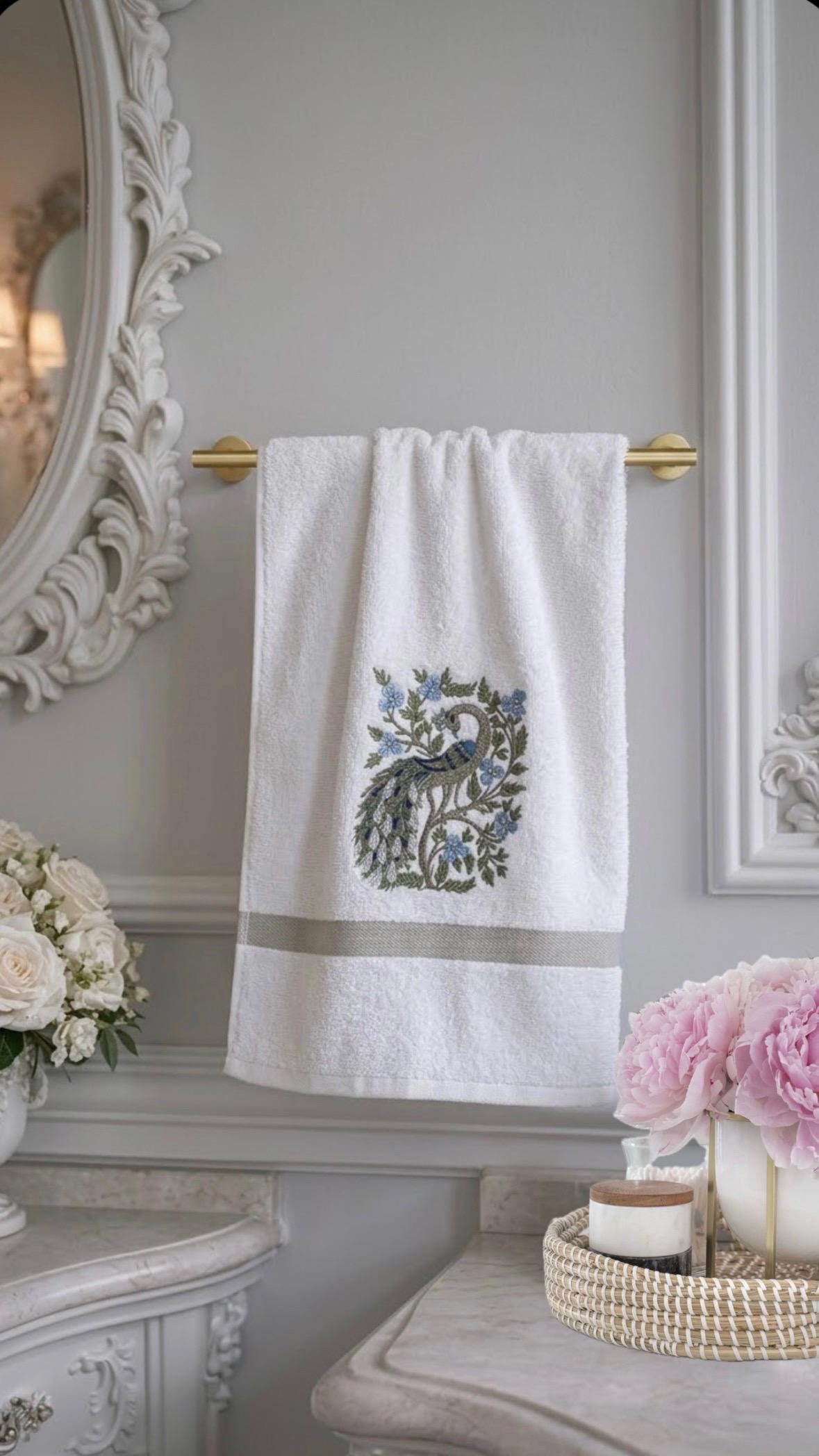 Peacock embroidered hand Towel Linen tea towel Guest Fingertip towel Serviettes de toilette brodée Bain lins